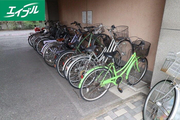 物件外観写真3　(駐輪場)