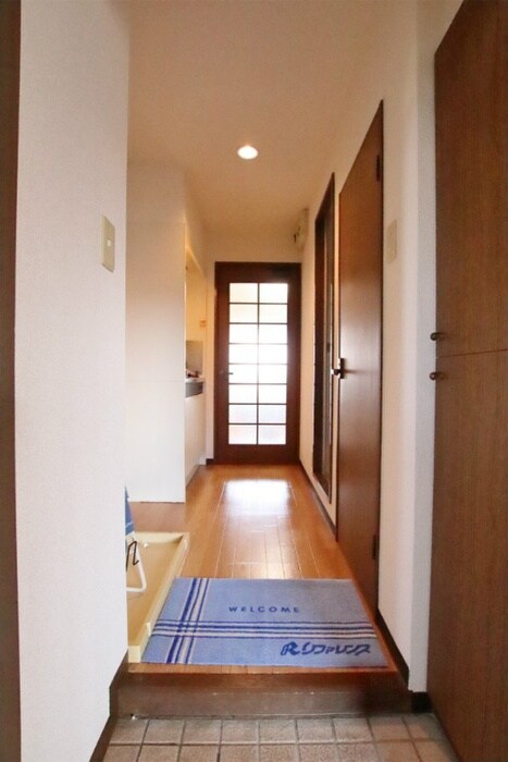 物件内観写真12　(玄関)