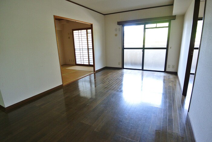 物件内観写真3　(居室)