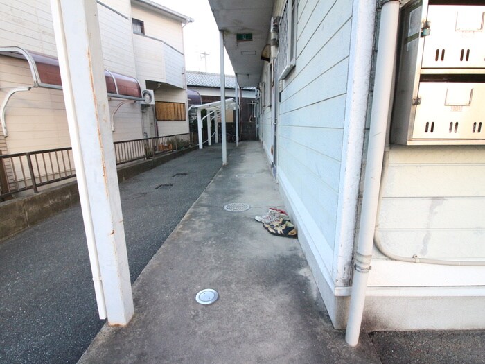 物件外観写真5　(エントランス部分)