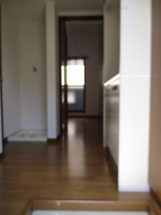 物件内観写真3　(玄関)
