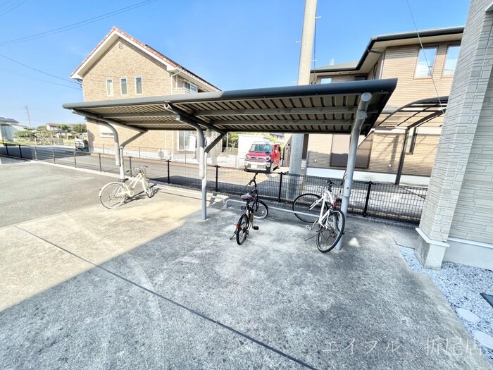 物件外観写真3　(駐輪場)