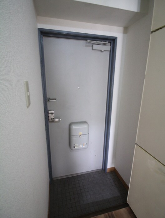 物件内観写真15　(玄関)