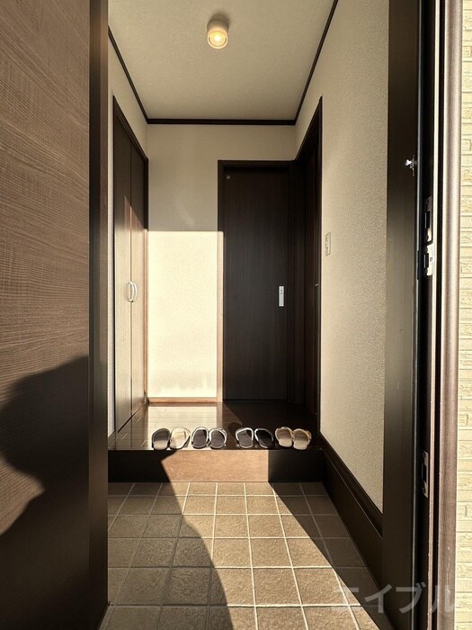 物件内観写真14　(玄関)