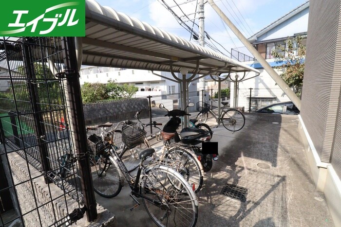 物件外観写真4　(駐輪場)