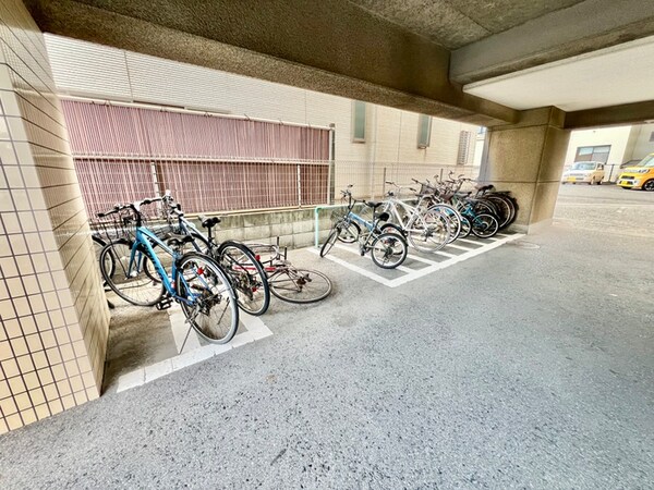 駐輪場