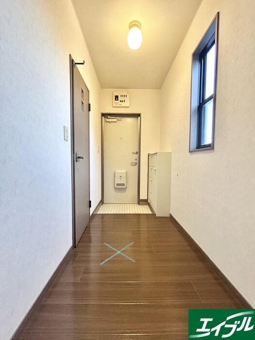 物件内観写真10　(廊下)