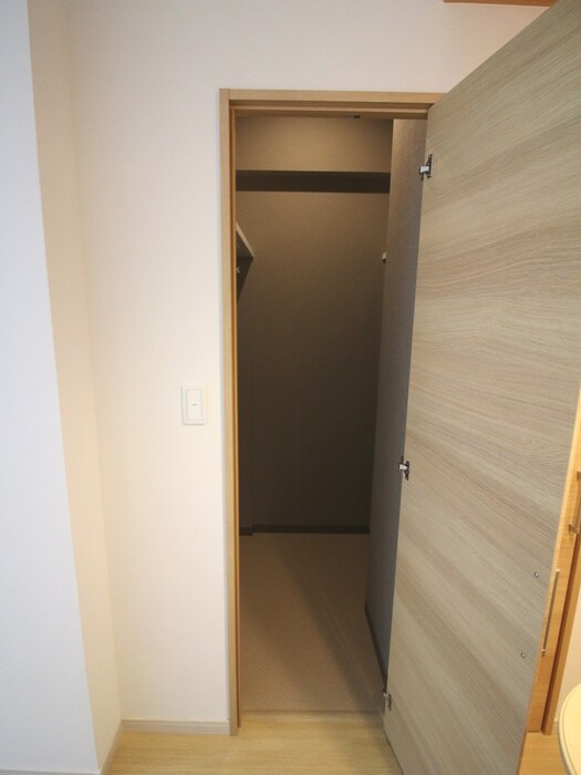 物件内観写真6　(収納)