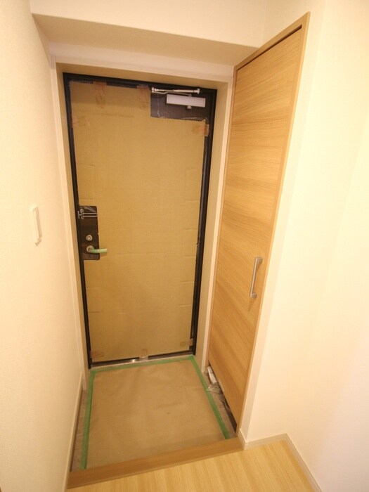 物件内観写真8　(玄関)