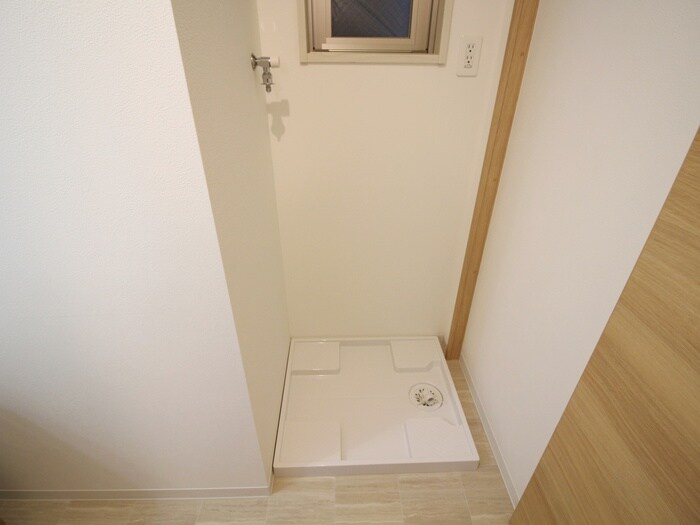 物件内観写真13　(洗濯機置場)