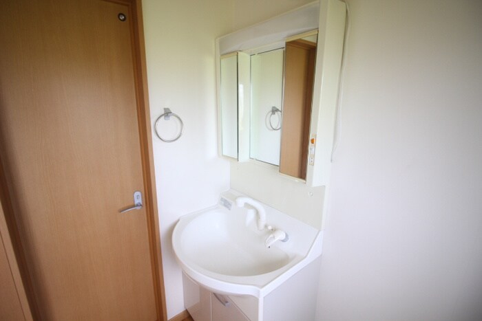 物件内観写真8　(洗面)