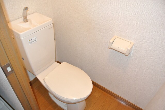 物件内観写真14　(トイレ)