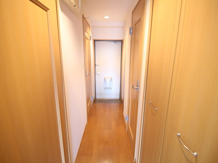 物件内観写真17　(廊下)