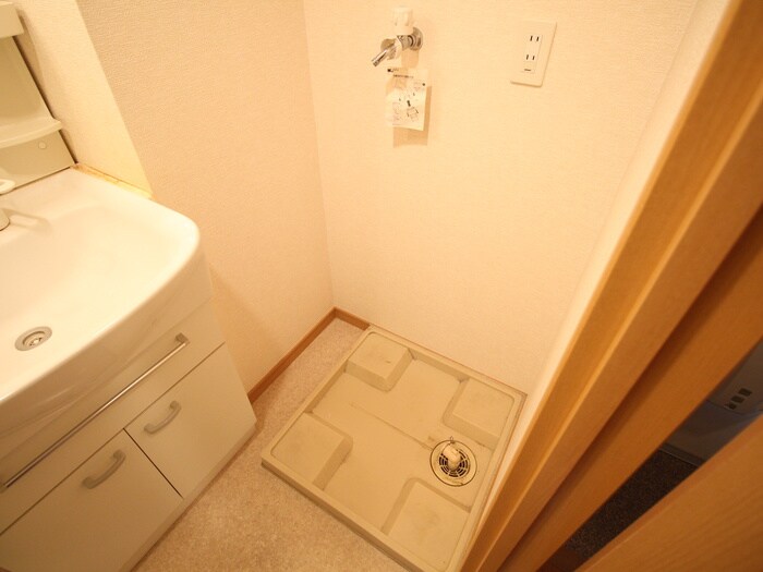 物件内観写真19　(洗濯機置場)