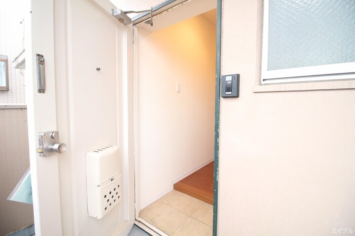 物件内観写真16　(玄関)