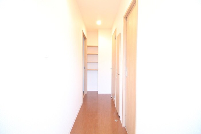 物件内観写真17　(廊下)