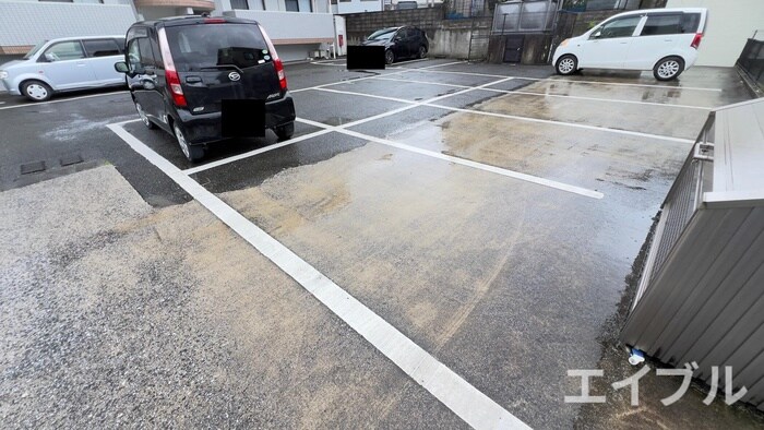 物件外観写真2　(駐車場)