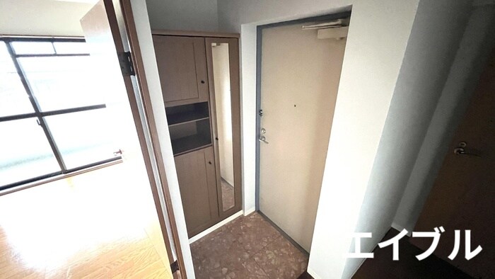 物件内観写真12　(玄関)