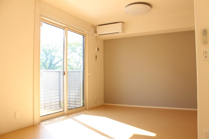 物件内観写真4　(居室)