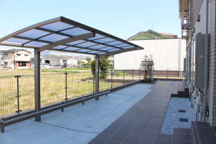 物件外観写真3　(駐輪場)