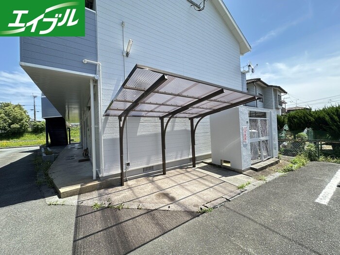 物件外観写真3　(駐輪場)