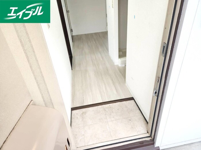 物件内観写真16　(玄関)