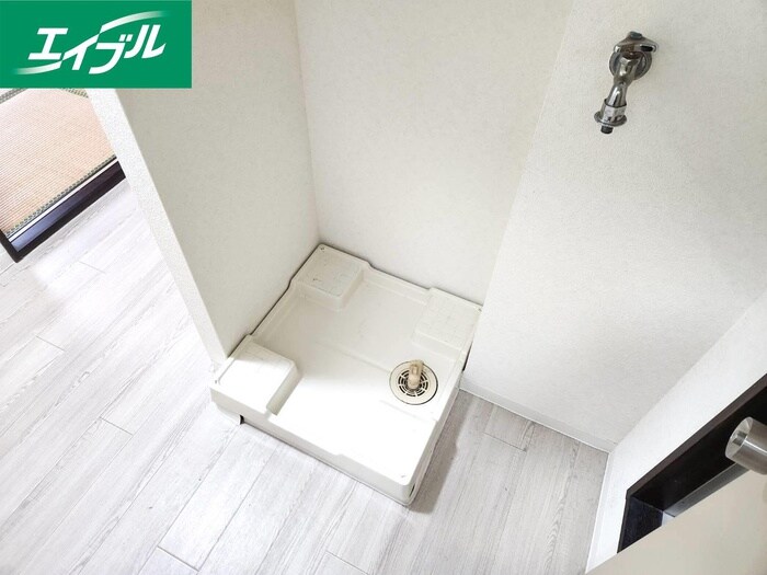 物件内観写真18　(洗濯機置場)