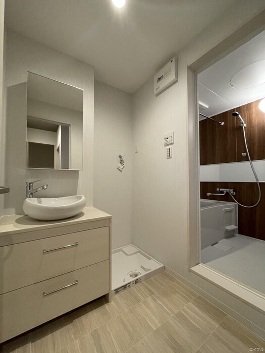 物件内観写真11　(洗濯機置場)