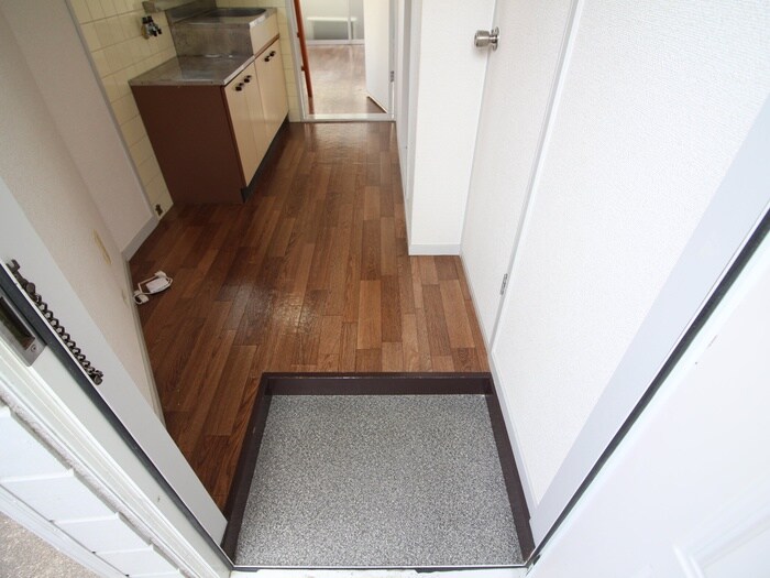 物件内観写真12　(玄関)