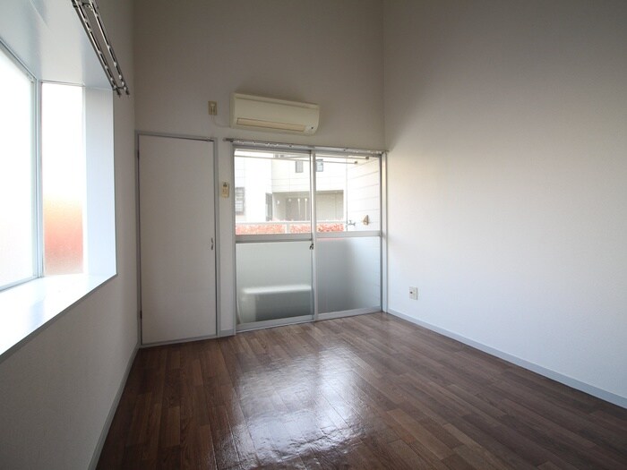 物件内観写真16　(室内からの展望)