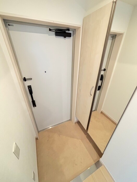 物件内観写真12　(玄関)