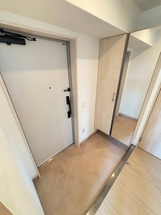 物件内観写真13　(玄関)