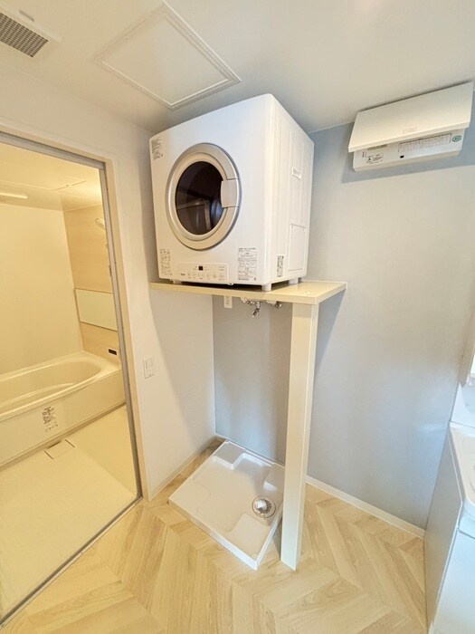 物件内観写真16　(洗濯機置場)