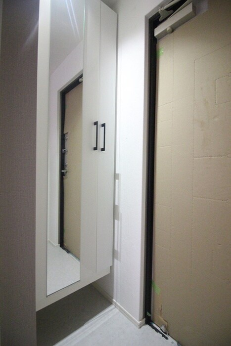 物件内観写真8　(玄関)