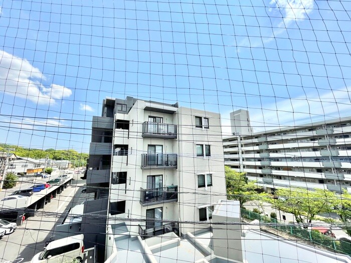 物件内観写真15　(室内からの展望)