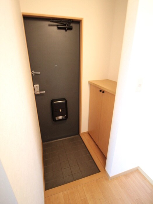 物件内観写真8　(玄関)