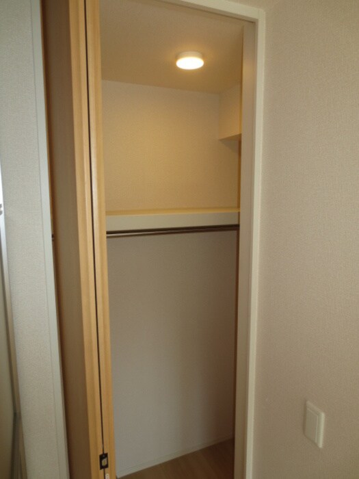 物件内観写真7　(収納)