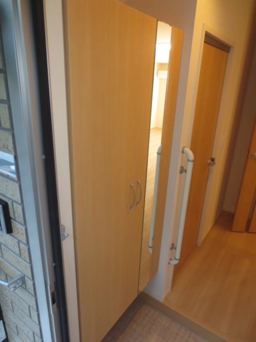 物件内観写真8　(玄関)