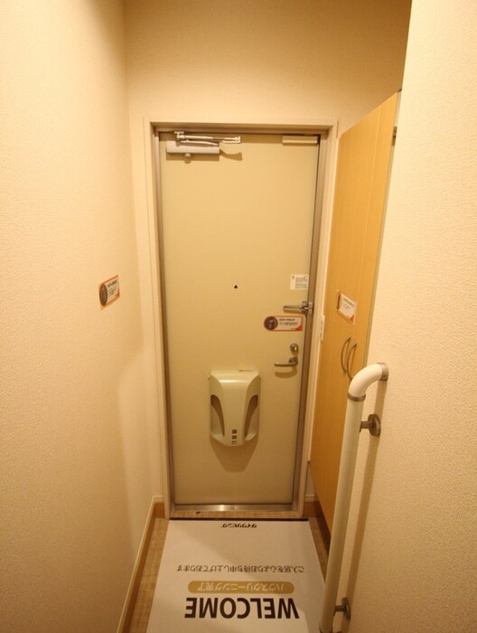 物件内観写真9　(玄関)