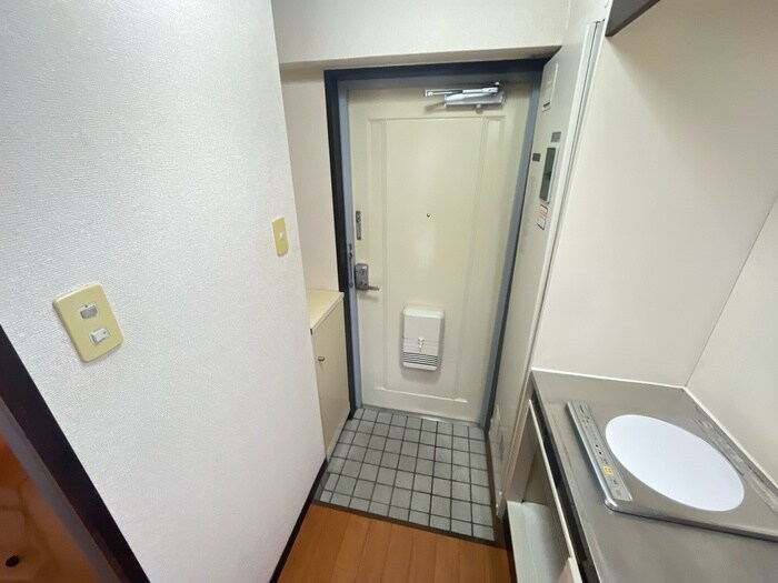 物件内観写真11　(玄関)