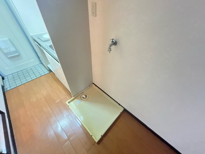 物件内観写真15　(洗濯機置場)