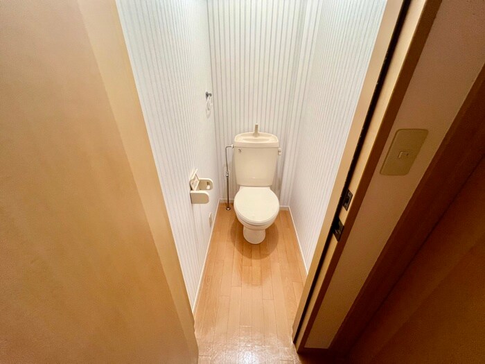 物件内観写真8　(トイレ)