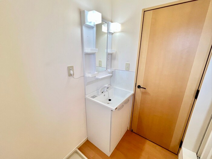 物件内観写真9　(洗面)