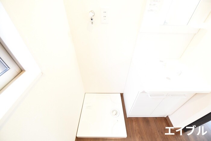 物件内観写真12　(洗濯機置場)