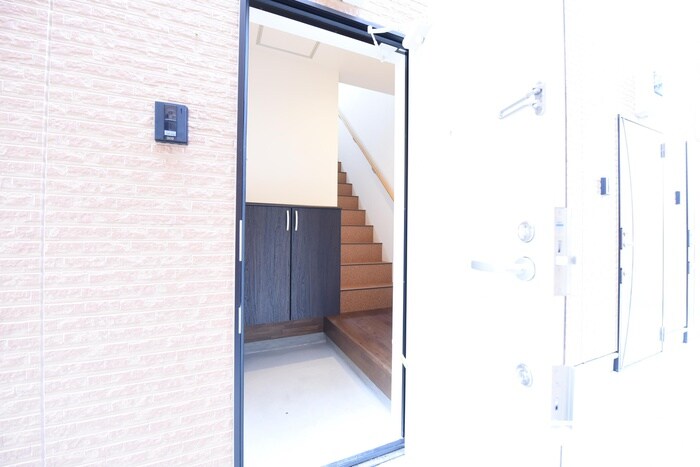 物件内観写真15　(玄関)