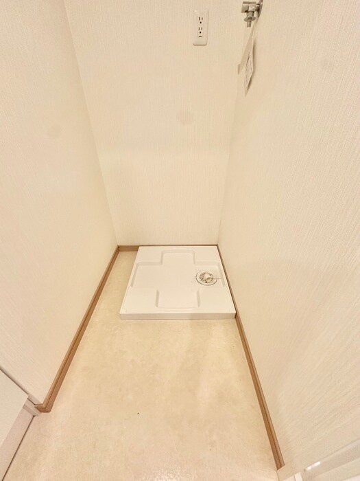 物件内観写真16　(洗濯機置場)