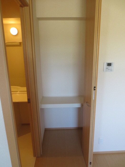 物件内観写真11　(収納)