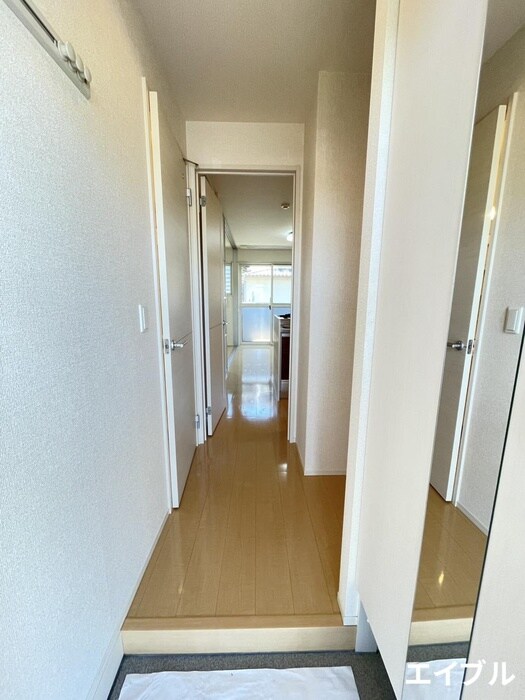 物件内観写真17　(廊下)