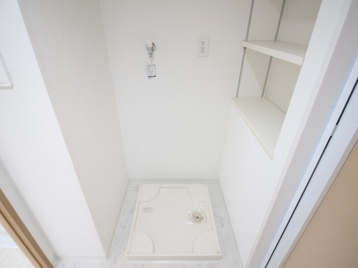 物件内観写真16　(洗濯機置場)