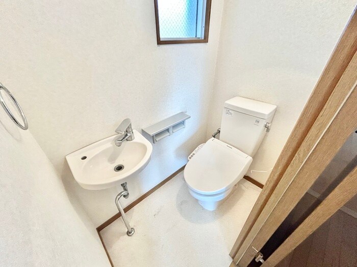 物件内観写真8　(トイレ)